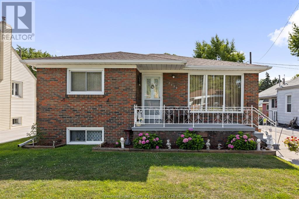 2459 Francois Windsor Ontario N8W 4T3 24746586 H Featherstone 