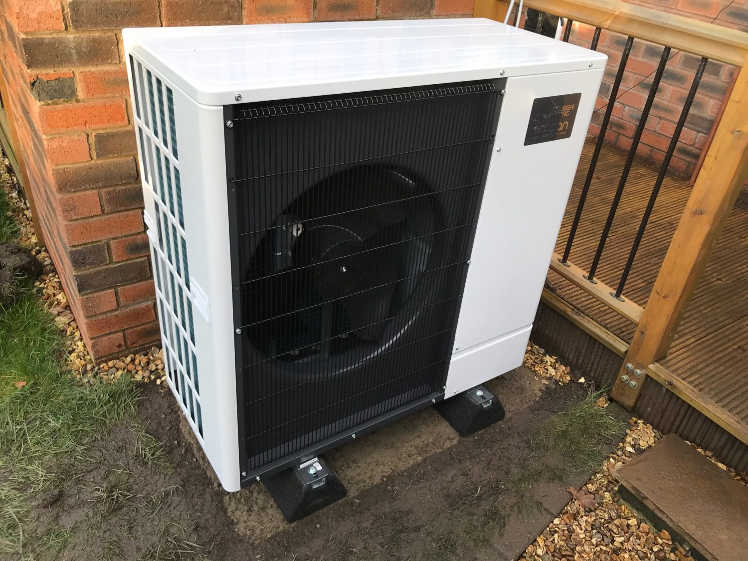 Air Source Heat Pump Systems Low Cost Heating The Greener Group