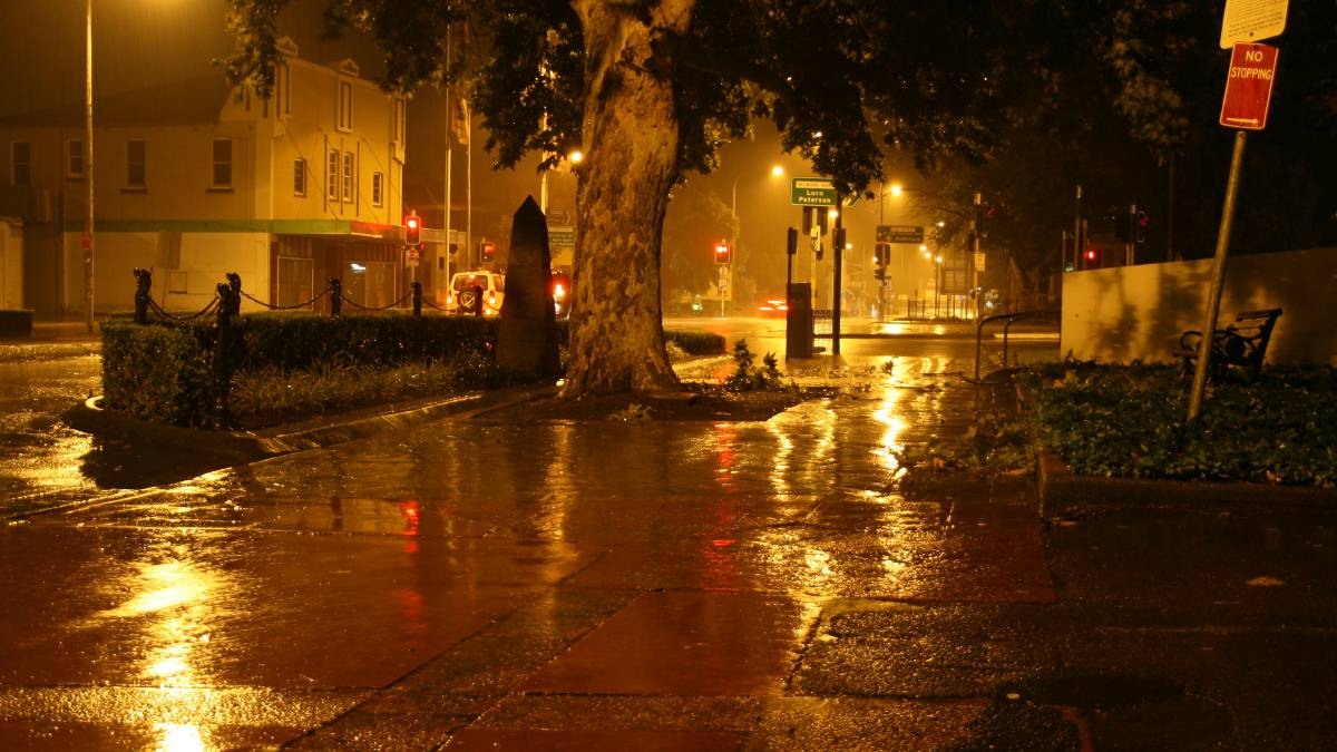 Flood Level Reaches Almost Nine Metres At Belmore Bridge Early 