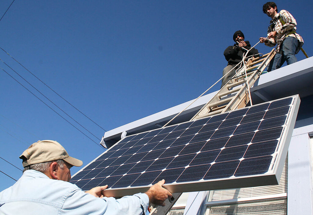 Richmond Program Installing Solar Panels With Help Of Local Labor 