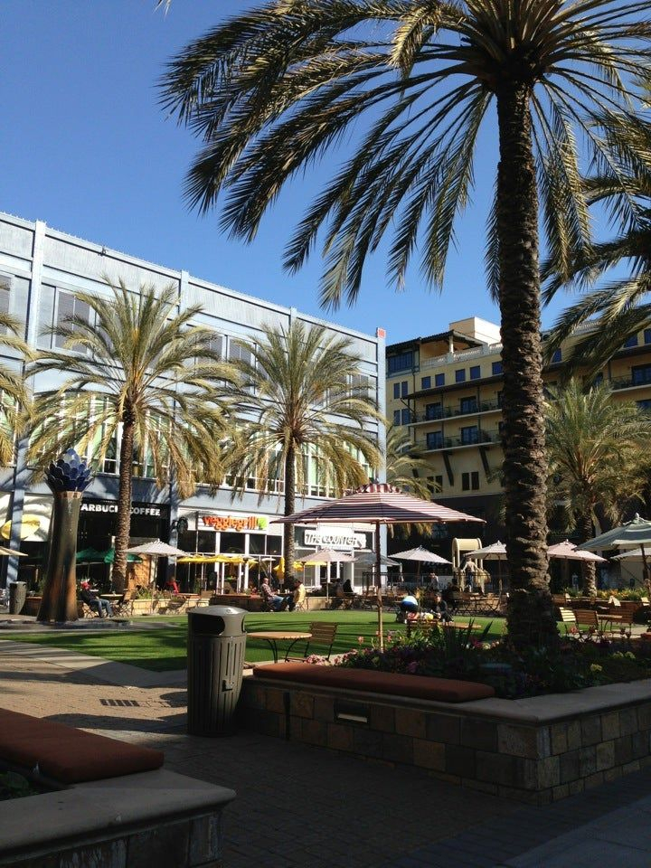 Https foursquare v santana row 4283ee00f964a5209c221fe3 