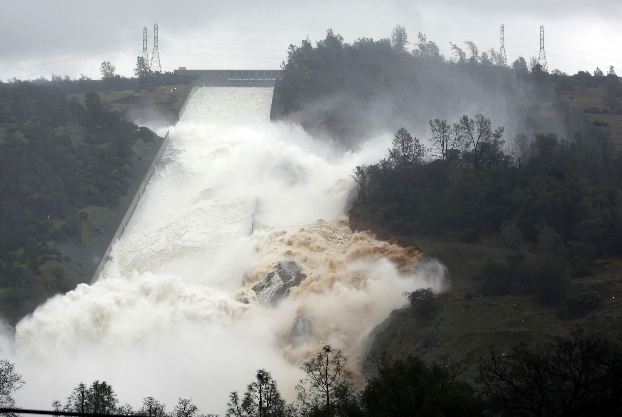 Oroville Dam s Emergency Spillway May Be Used To Handle California 